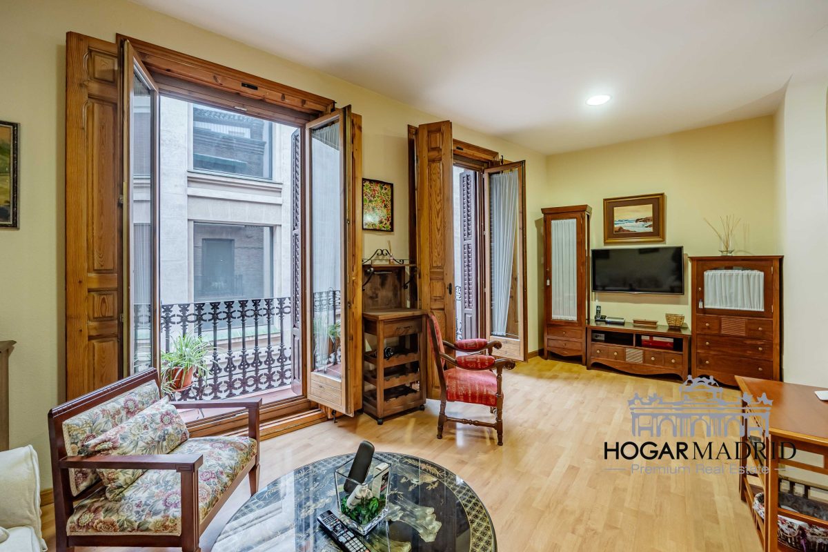 Apartamento clásico, con balcones